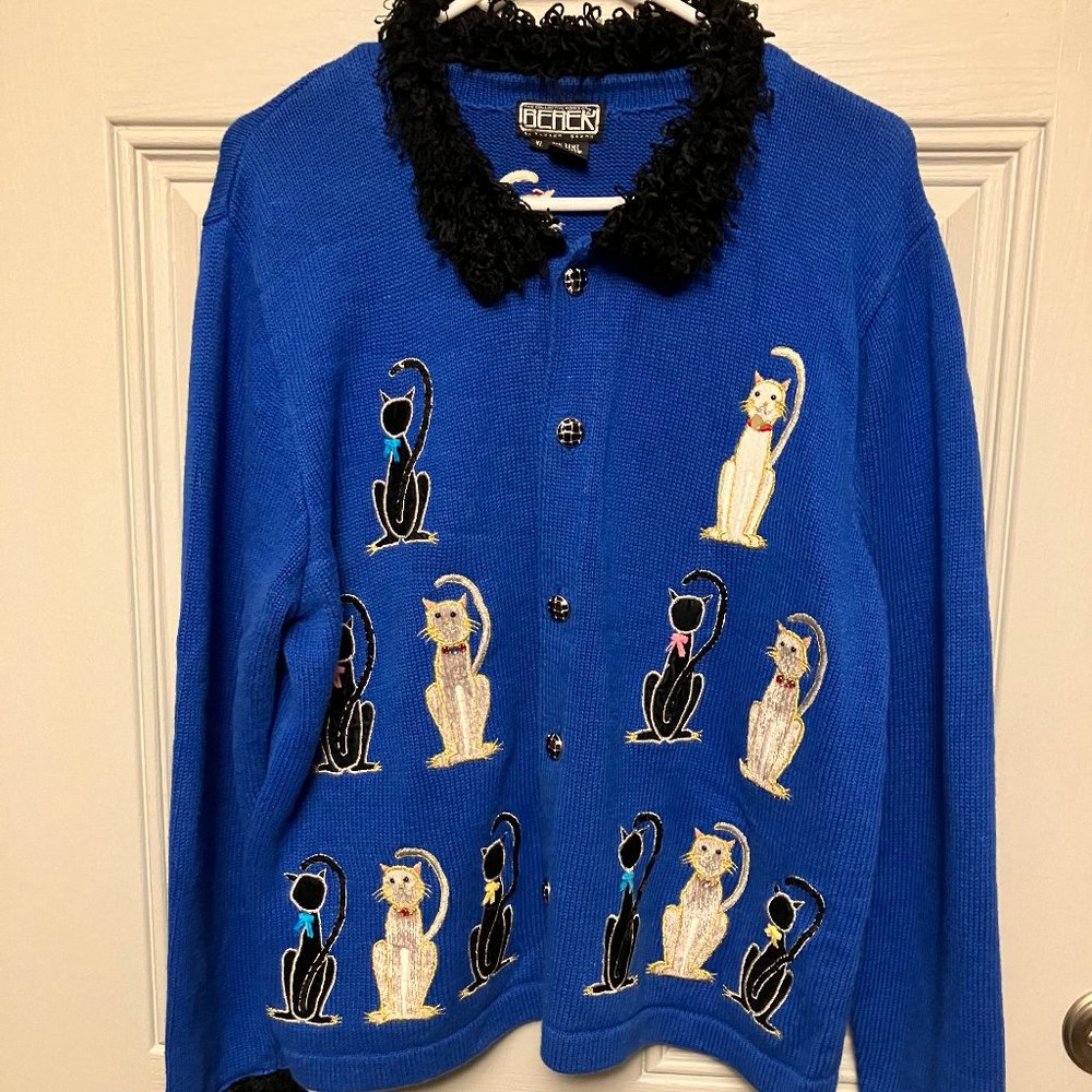 WOMEN'S AMAZING BEREK BRAND CAT SWEATER IN SIZE XL WITH RUFFLY NECKLINE